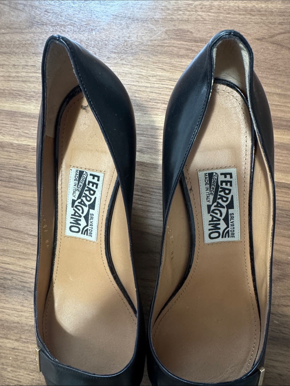 Salvatore Ferragamo heels - Picture 4 of 11